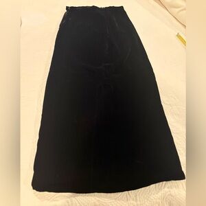 Elegant Black Velvet Women's Skirt